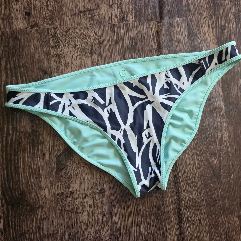LULULEMON Reversible Bikini Bottoms Womens 6 Mint Green black White Print